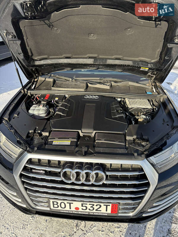 Позашляховик / Кросовер Audi Q7 2018 в Лубнах