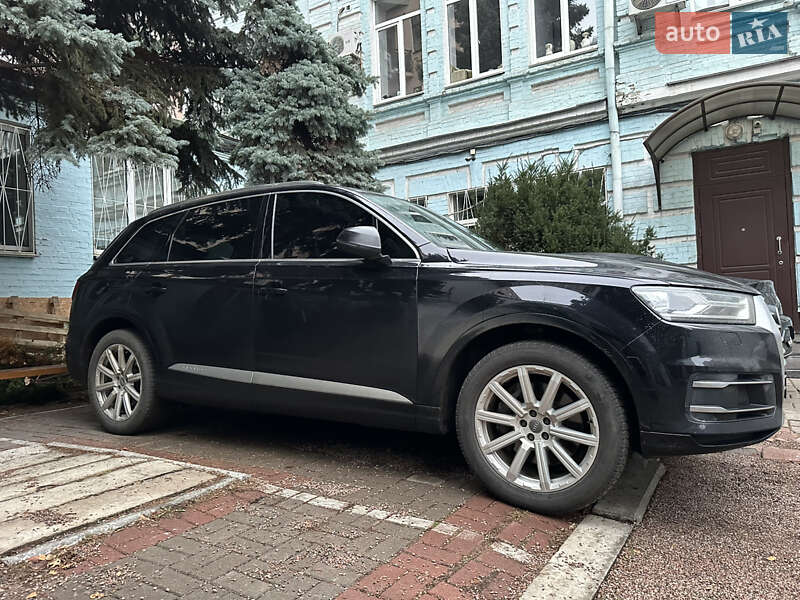 Позашляховик / Кросовер Audi Q7 2016 в Києві