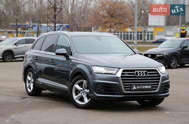 Позашляховик / Кросовер Audi Q7 2015 в Києві