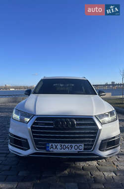 Позашляховик / Кросовер Audi Q7 2017 в Києві