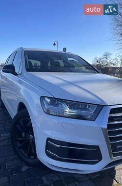 Позашляховик / Кросовер Audi Q7 2017 в Києві