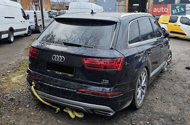 Позашляховик / Кросовер Audi Q7 2016 в Рівному