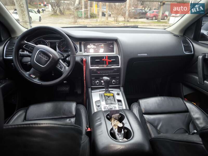 Внедорожник / Кроссовер Audi Q7 2006 в Днепре