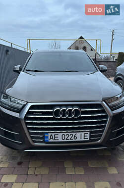 Позашляховик / Кросовер Audi Q7 2017 в Павлограді