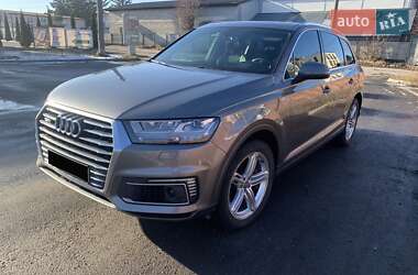 Внедорожник / Кроссовер Audi Q7 2016 в Ровно