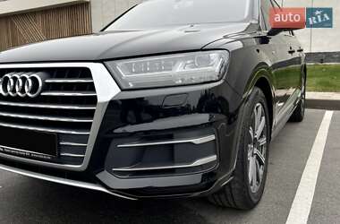 Внедорожник / Кроссовер Audi Q7 2015 в 