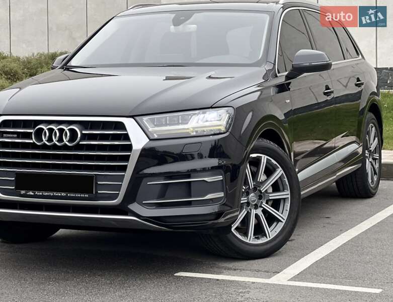 Внедорожник / Кроссовер Audi Q7 2015 в Киеве