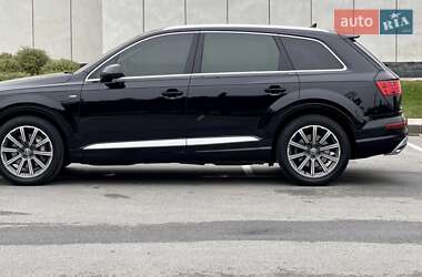 Внедорожник / Кроссовер Audi Q7 2015 в 