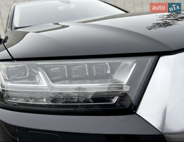 Внедорожник / Кроссовер Audi Q7 2015 в Киеве