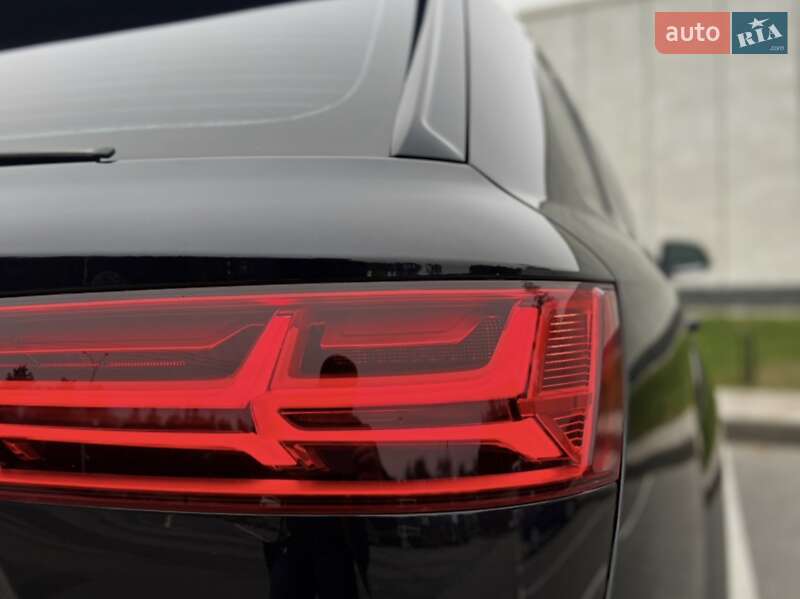 Внедорожник / Кроссовер Audi Q7 2015 в Киеве
