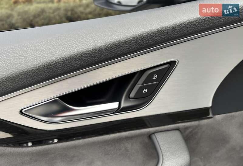 Внедорожник / Кроссовер Audi Q7 2015 в Киеве