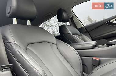 Внедорожник / Кроссовер Audi Q7 2015 в 