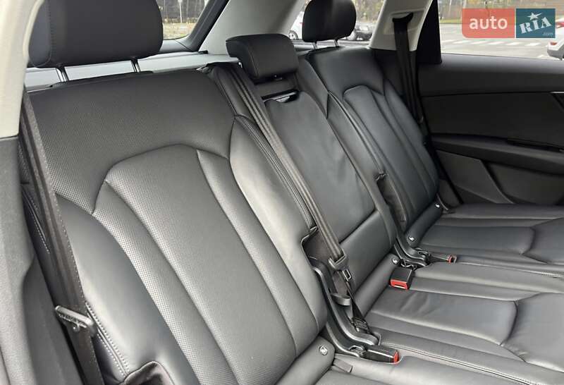 Внедорожник / Кроссовер Audi Q7 2015 в Киеве