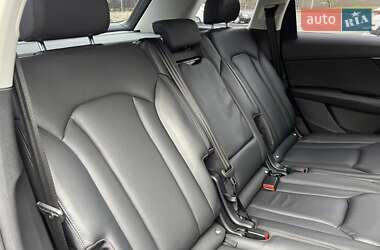 Внедорожник / Кроссовер Audi Q7 2015 в 