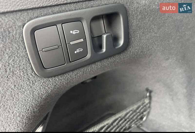 Внедорожник / Кроссовер Audi Q7 2015 в Киеве