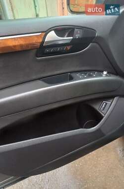Внедорожник / Кроссовер Audi Q7 2009 в 