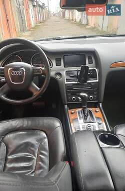 Внедорожник / Кроссовер Audi Q7 2009 в 