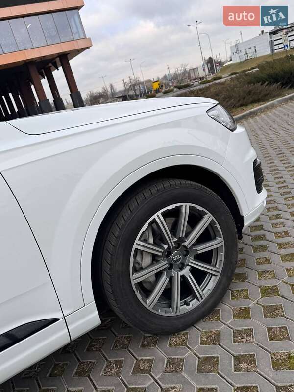 Позашляховик / Кросовер Audi Q7 2016 в Одесі