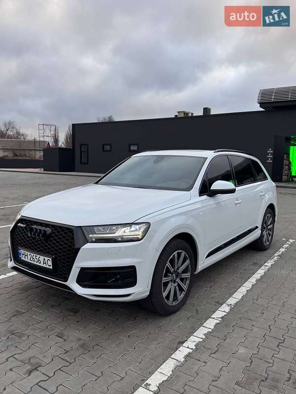 Позашляховик / Кросовер Audi Q7 2016 в Одесі
