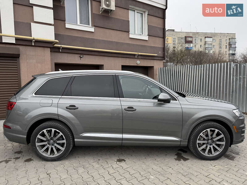 Позашляховик / Кросовер Audi Q7 2016 в Полтаві