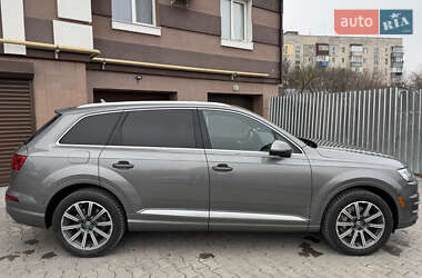 Внедорожник / Кроссовер Audi Q7 2016 в 