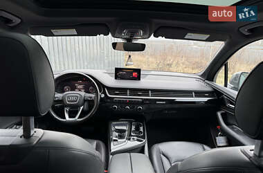 Внедорожник / Кроссовер Audi Q7 2016 в 