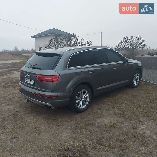 Позашляховик / Кросовер Audi Q7 2017 в Кременці