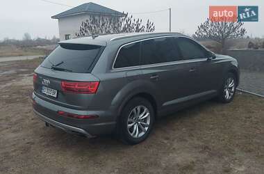 Внедорожник / Кроссовер Audi Q7 2017 в 