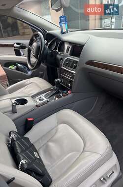 Позашляховик / Кросовер Audi Q7 2012 в 