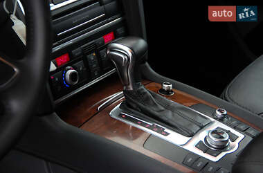 Внедорожник / Кроссовер Audi Q7 2013 в 