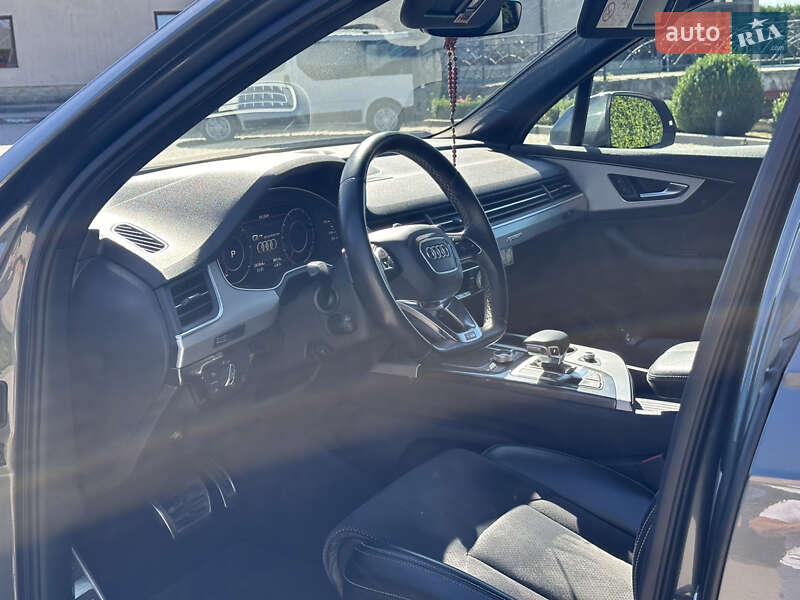 Позашляховик / Кросовер Audi Q7 2015 в Львові