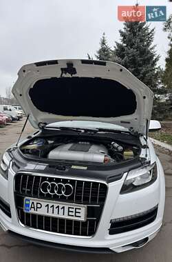 Позашляховик / Кросовер Audi Q7 2010 в 