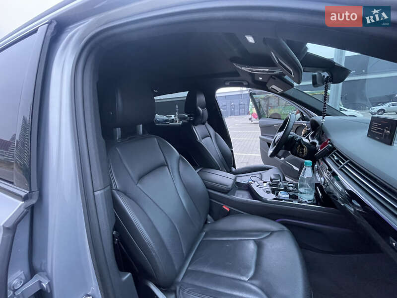 Позашляховик / Кросовер Audi Q7 2019 в Києві
