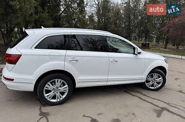 Позашляховик / Кросовер Audi Q7 2010 в 