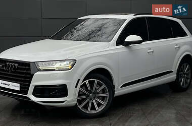 Внедорожник / Кроссовер Audi Q7 2018 в 