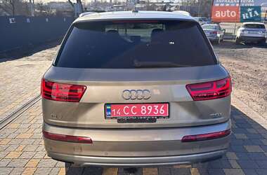 Внедорожник / Кроссовер Audi Q7 2017 в 