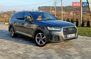 Внедорожник / Кроссовер Audi Q7 2017 в Ровно