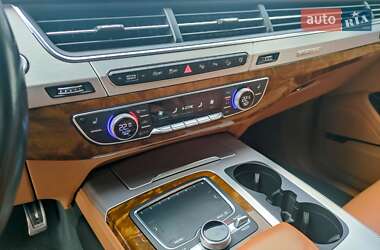 Внедорожник / Кроссовер Audi Q7 2017 в Ровно