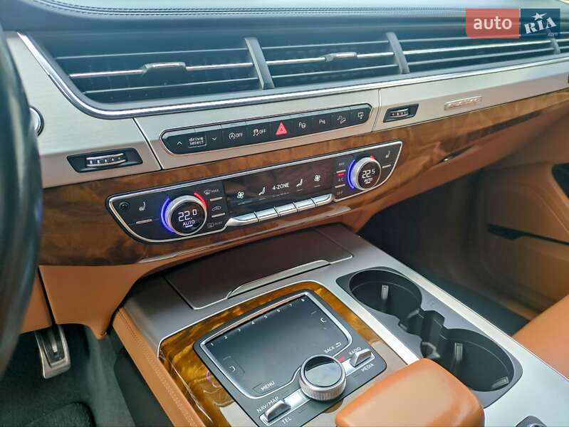 Внедорожник / Кроссовер Audi Q7 2017 в Ровно