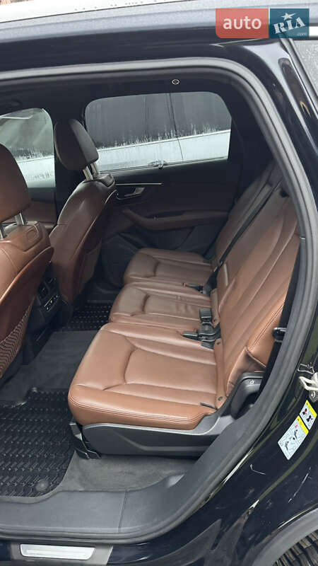 Внедорожник / Кроссовер Audi Q7 2017 в Черновцах