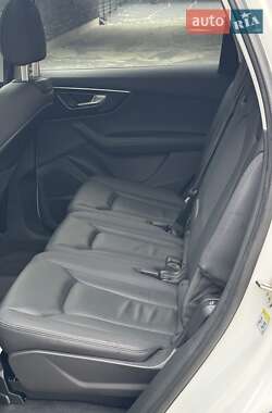 Внедорожник / Кроссовер Audi Q7 2022 в 