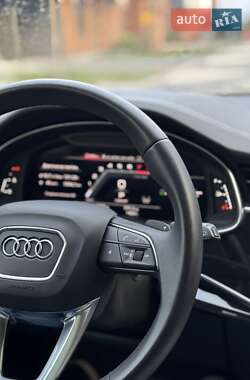 Внедорожник / Кроссовер Audi Q7 2022 в 