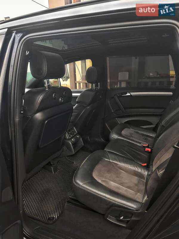 Позашляховик / Кросовер Audi Q7 2011 в Бучі