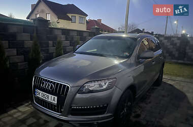 Позашляховик / Кросовер Audi Q7 2013 в Рівному