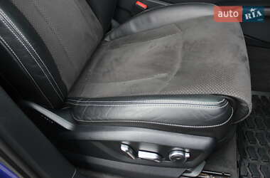 Внедорожник / Кроссовер Audi Q7 2016 в 