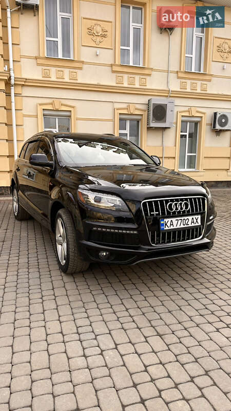 Позашляховик / Кросовер Audi Q7 2012 в Косові