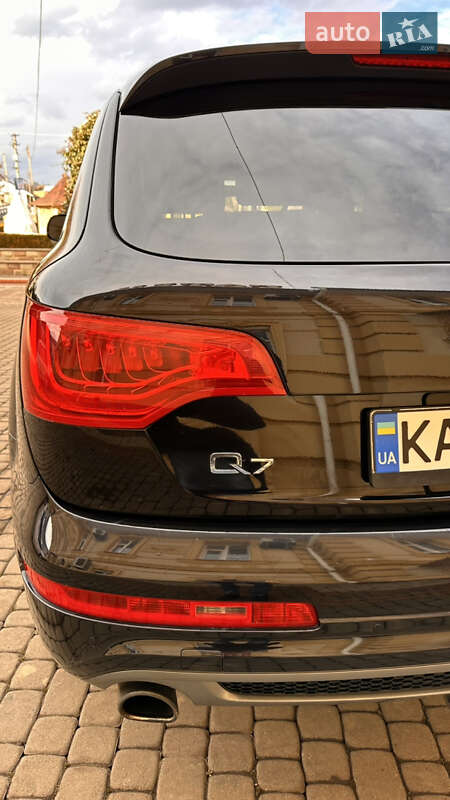 Позашляховик / Кросовер Audi Q7 2012 в Косові