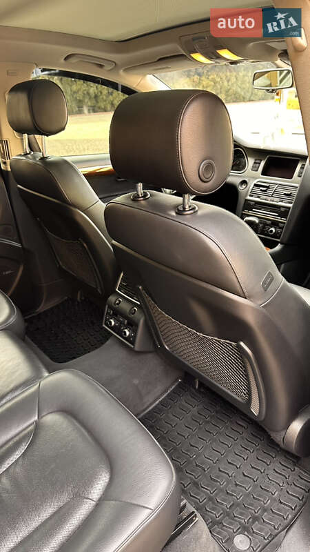 Позашляховик / Кросовер Audi Q7 2012 в Косові
