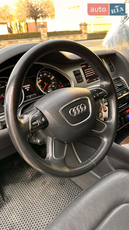 Позашляховик / Кросовер Audi Q7 2012 в Косові
