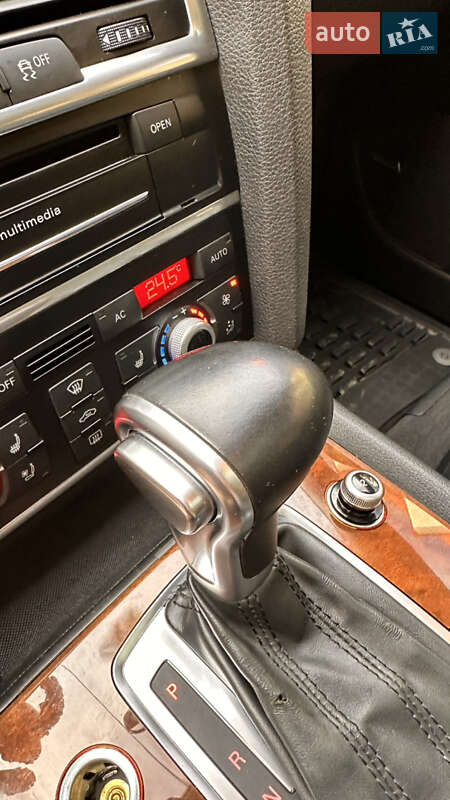 Позашляховик / Кросовер Audi Q7 2012 в Косові